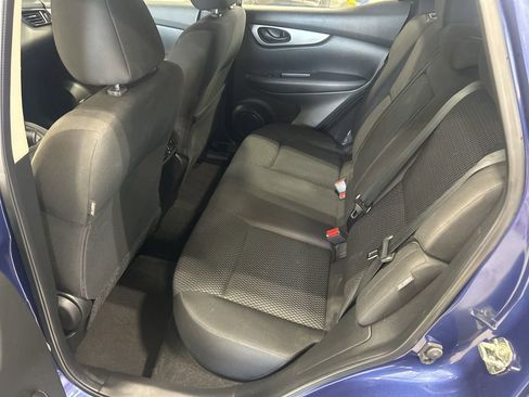 Used 2022 Nissan Rogue Sport S image 10