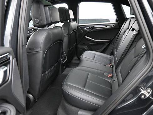Certified 2026 Porsche Macan AWD/4WD image 24