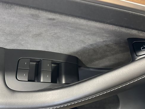 Used 2022 Tesla Model Y Performance image 16