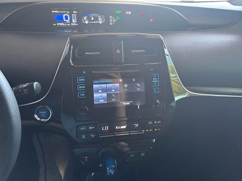 Used 2017 Toyota Prius Two w/ Carpet Mat Package image 15