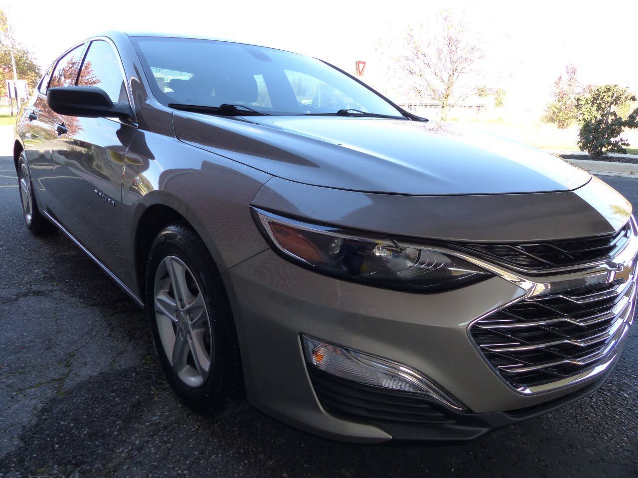 Used 2022 Chevrolet Malibu LS FWD image 11