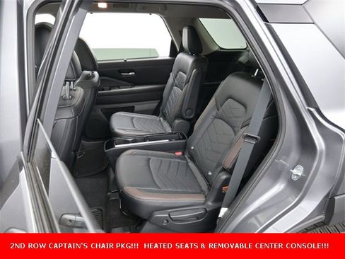 Used 2024 Nissan Pathfinder Platinum image 22