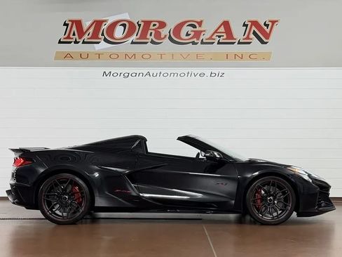 Used 2023 Chevrolet Corvette Z06 RWD image 2