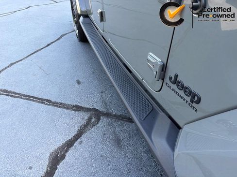 Used 2022 Jeep Gladiator Overland AWD/4WD image 10