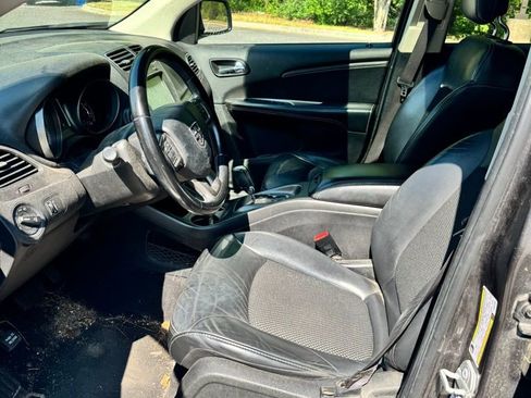 Used 2020 Dodge Journey Crossroad FWD image 9
