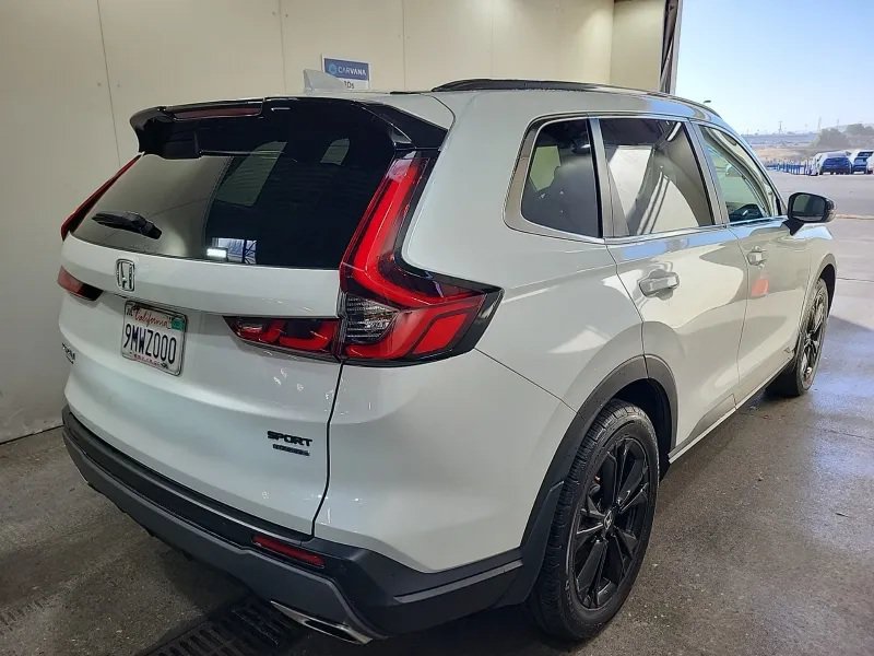 Used 2024 Honda CR-V Sport Touring image 3