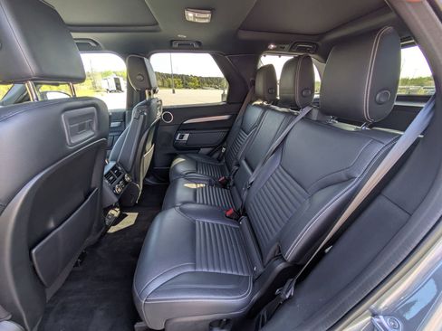 Used 2022 Land Rover Discovery S R-Dynamic AWD/4WD image 27