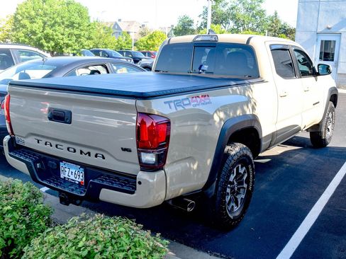 Used 2019 Toyota Tacoma TRD Off-Road w/ Technology Package AWD/4WD image 5