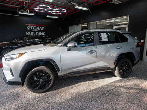 Used 2023 Toyota RAV4 SE image 2