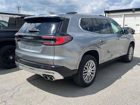 Used 2025 GMC Acadia Denali w/ LPO, Floor Liner Package AWD/4WD image 4