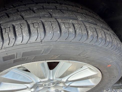 Used 2014 Toyota Sienna LE AWD/4WD image 14