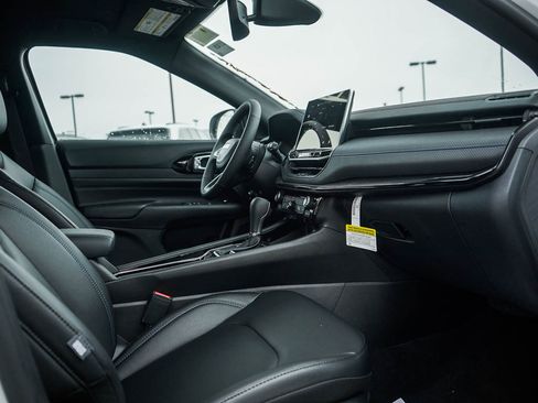 New 2026 Jeep Compass Limited image 11