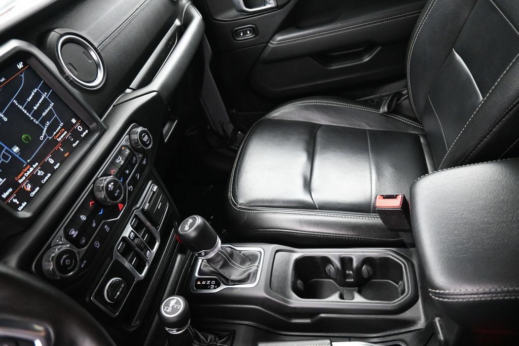 Used 2020 Jeep Wrangler Unlimited Sahara AWD/4WD image 19