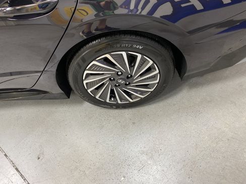 Used 2025 Hyundai Sonata Limited image 12