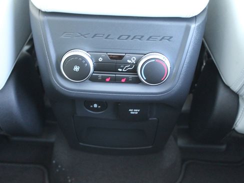 New 2026 Ford Explorer Platinum image 17