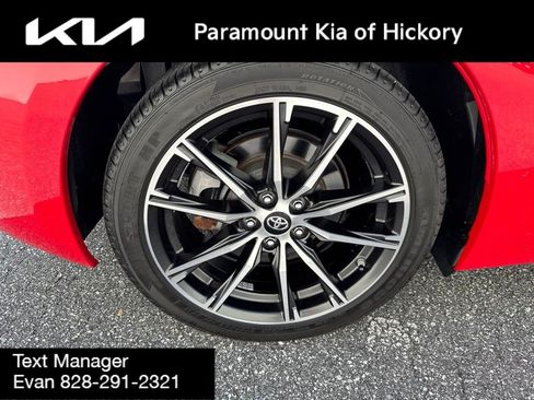 Used 2017 Toyota 86 RWD image 8