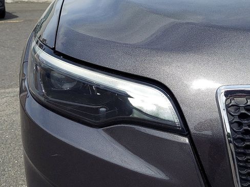 Certified 2019 Jeep Cherokee Limited image 9