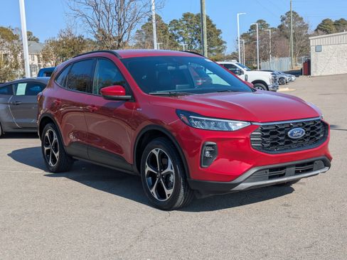 Certified 2025 Ford Escape ST-Line Elite image 2