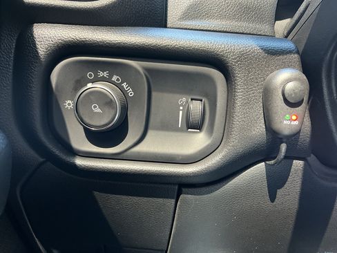 Used 2024 RAM 2500 Tradesman w/ Chrome Appearance Group AWD/4WD image 26