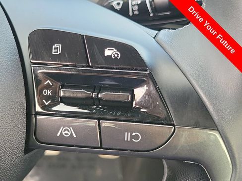 Used 2025 Hyundai Elantra Sport FWD image 6