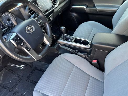 Used 2020 Toyota Tacoma SR5 w/ Technology Package AWD/4WD image 10