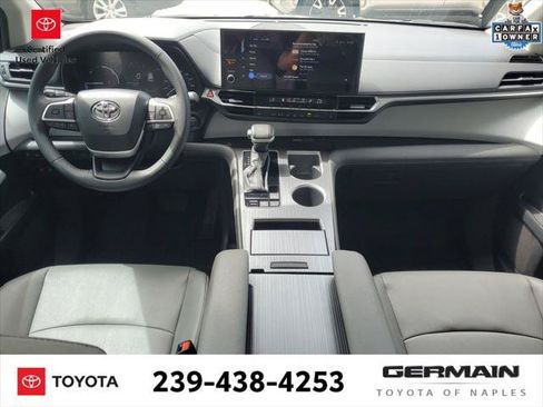 Certified 2025 Toyota Sienna XLE FWD image 19