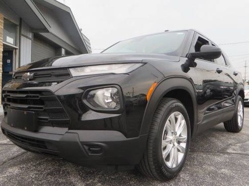 Used 2022 Chevrolet TrailBlazer LS FWD image 1