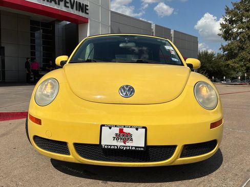 Used 2007 Volkswagen Beetle Convertible w/ Package 1 FWD image 4