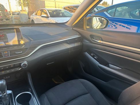 Used 2023 Nissan Altima 2.5 SV image 34