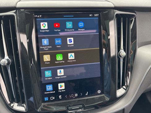 Certified 2025 Volvo XC60 B5 Core image 21