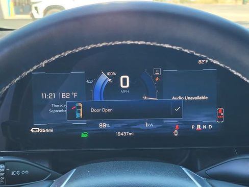 Certified 2024 Chevrolet Equinox EV LT FWD image 21