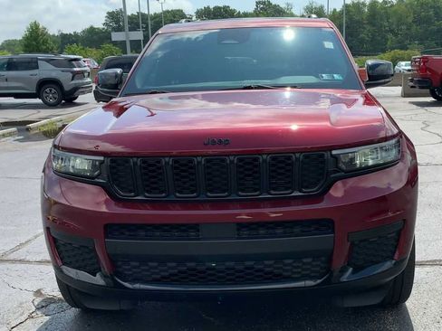 Used 2023 Jeep Grand Cherokee L Laredo AWD/4WD image 3