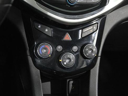 Used 2018 Chevrolet Sonic LT w/ Convenience Package image 13