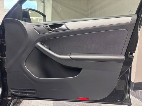 Used 2015 Volkswagen Jetta SE FWD image 22