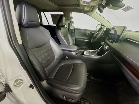 Used 2023 Toyota RAV4 Limited image 30