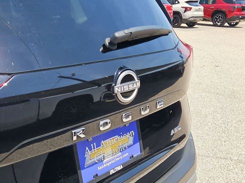 Used 2023 Nissan Rogue S AWD/4WD image 11