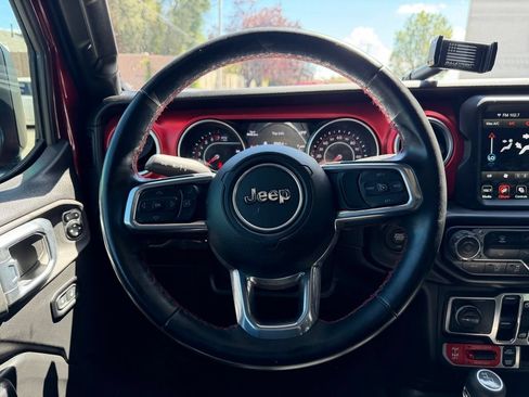Used 2021 Jeep Gladiator Rubicon AWD/4WD image 10