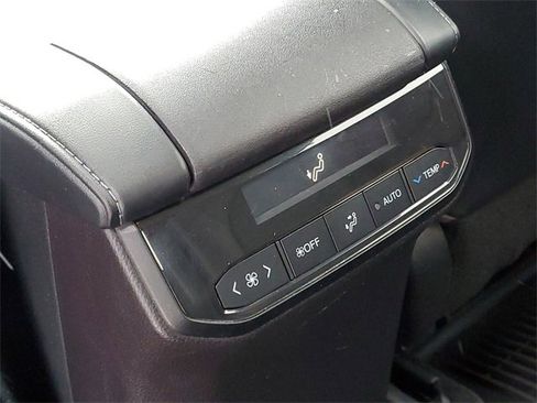 Used 2023 Toyota Highlander Limited image 12