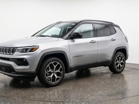 Used 2025 Jeep Compass Limited AWD/4WD image 3