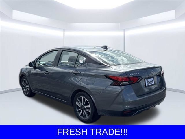 Used 2025 Nissan Versa SV FWD image 3