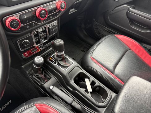 Used 2021 Jeep Wrangler Unlimited Rubicon AWD/4WD image 13