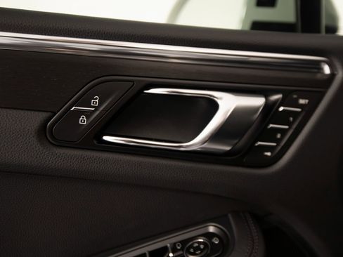 New 2026 Porsche Macan GTS image 13