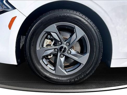 Used 2022 Kia K5 LXS image 32