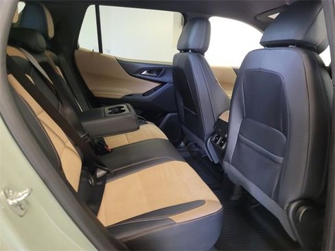 Used 2025 Chevrolet Equinox ACTIV image 14