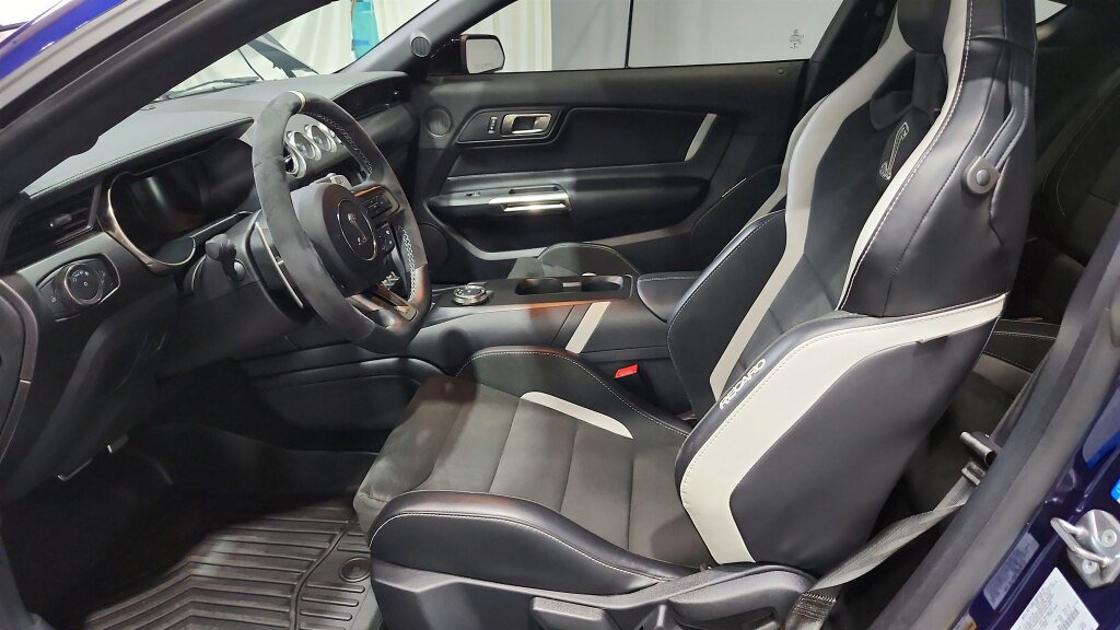Used 2020 Ford Mustang Shelby GT500 w/ Technology Package RWD image 28