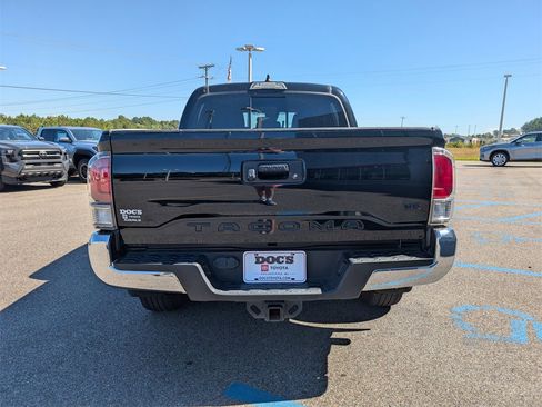Used 2021 Toyota Tacoma TRD Off-Road image 4