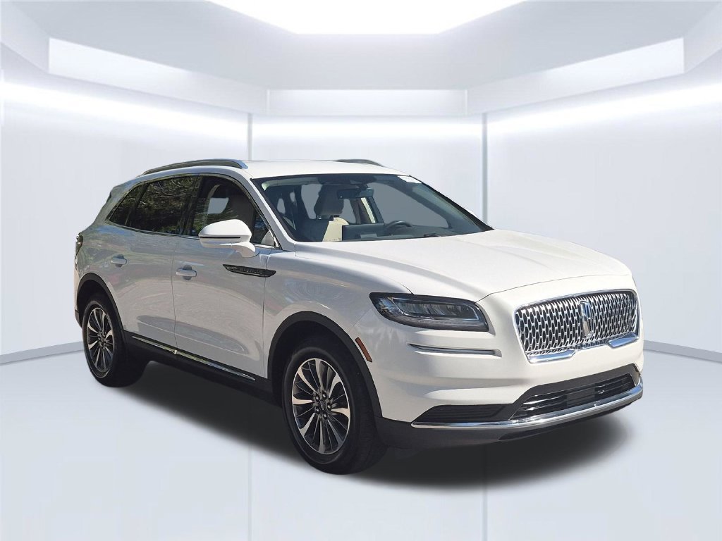 Used 2022 Lincoln Nautilus FWD w/ Premium Package image 10
