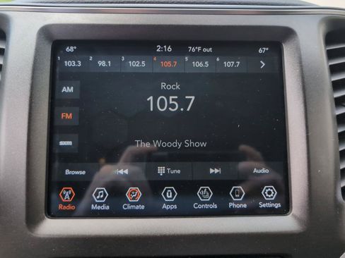Used 2020 Jeep Cherokee Trailhawk w/ Cold Weather Group AWD/4WD image 26