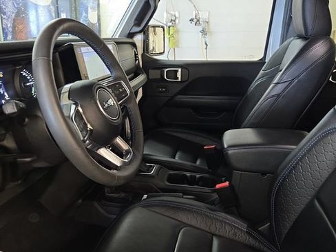 Used 2024 Jeep Wrangler High Altitude AWD/4WD image 9