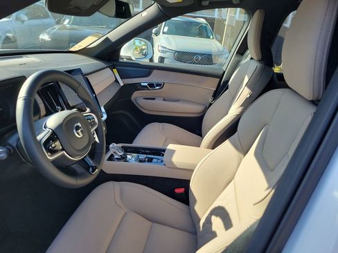New 2026 Volvo XC90 B5 Plus w/ Protection Package image 7